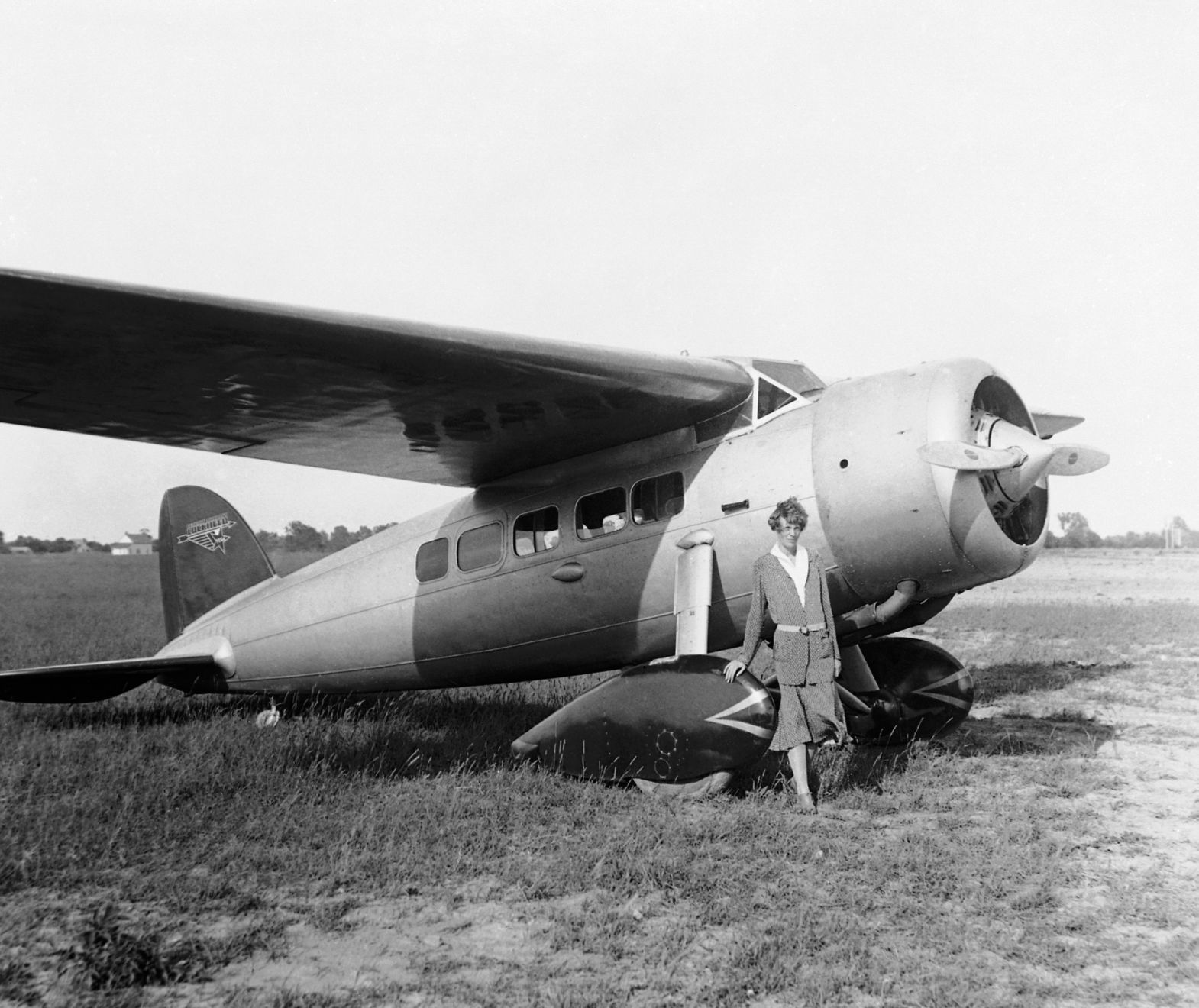 1932: Amelia Earhart